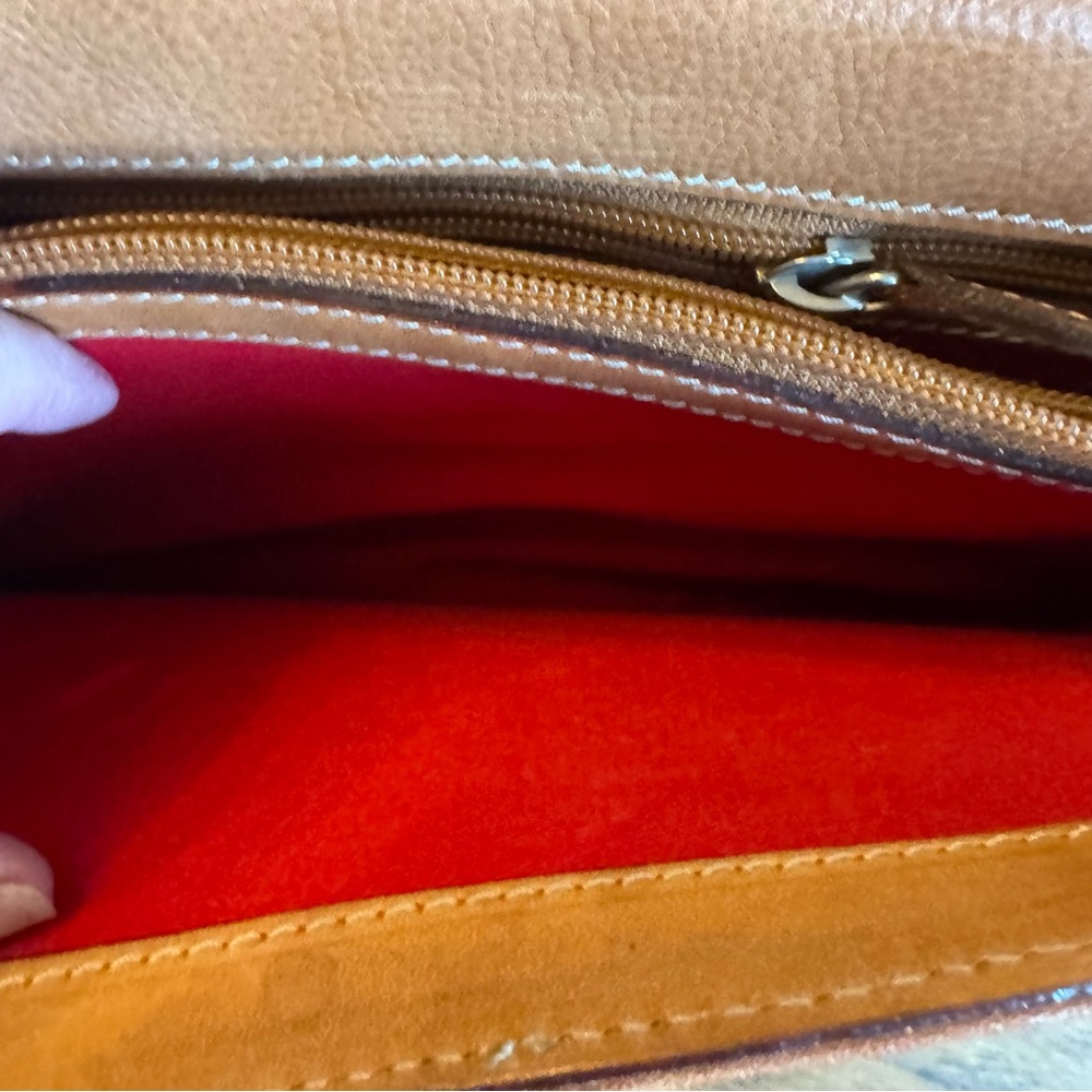 Cavalcanti Italian Leather Tan Shoulder Bag with Chain Detail crossbody Purse - Picture 11 of 16